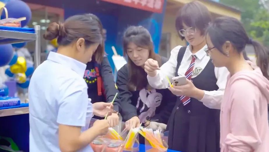 第五站 I 西南大学楠园星空食堂的“柿子”争取战_w88优德丨食堂团餐丨食堂承包丨学校食堂承包丨重庆食堂承包丨