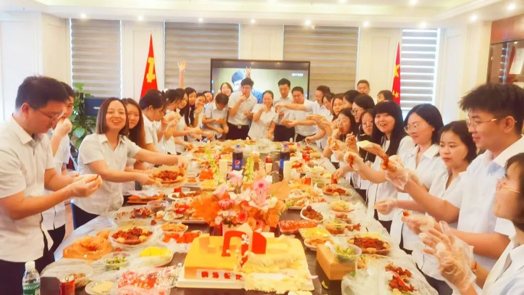 向阳而生 ‖ 重庆w88优德餐饮12周年庆特刊_w88优德丨食堂团餐丨食堂承包丨学校食堂承包丨重庆食堂承包丨