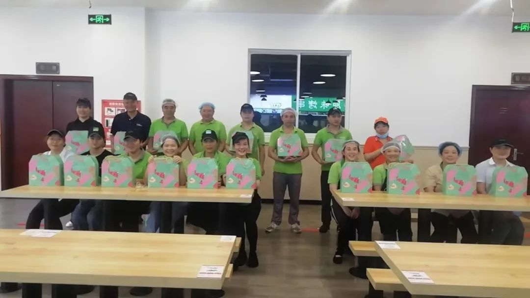 爱在当下 · 情溢端午，，，，w88优德餐饮员工眷注_w88优德丨食堂团餐丨食堂承包丨学校食堂承包丨重庆食堂承包丨