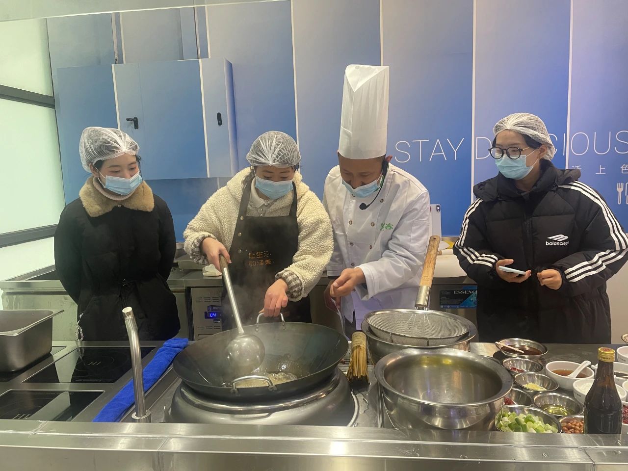 趣在美食 . 共享厨房_w88优德丨食堂团餐丨食堂承包丨学校食堂承包丨重庆食堂承包丨