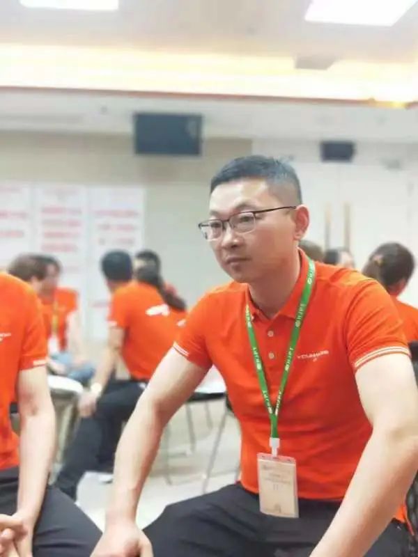 w88优德首脑实践营《巅峰之夜》结业仪式_w88优德丨食堂团餐丨食堂承包丨学校食堂承包丨重庆食堂承包丨